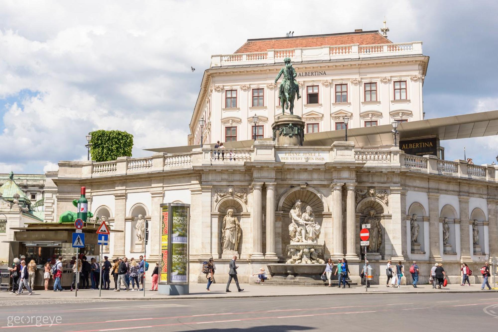 Luxury Suites Liechtenstein Vienna Exterior photo